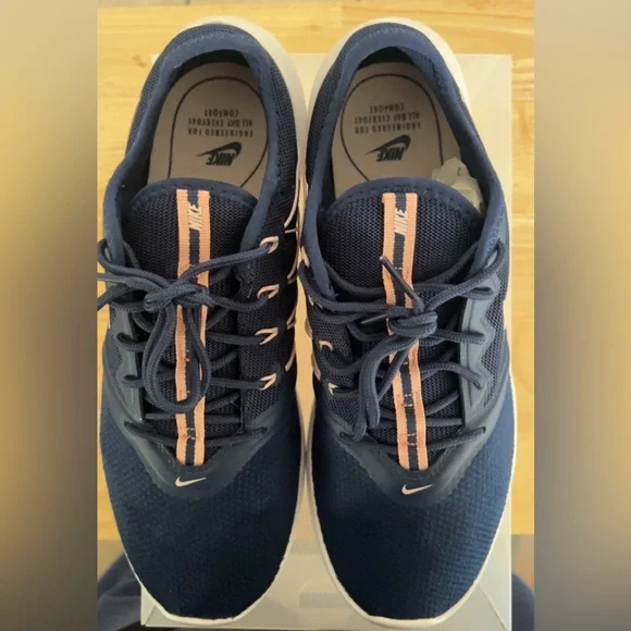 New without tags- Nike Viale Tech Racer
Blue/Pink - Picture 12 of 13